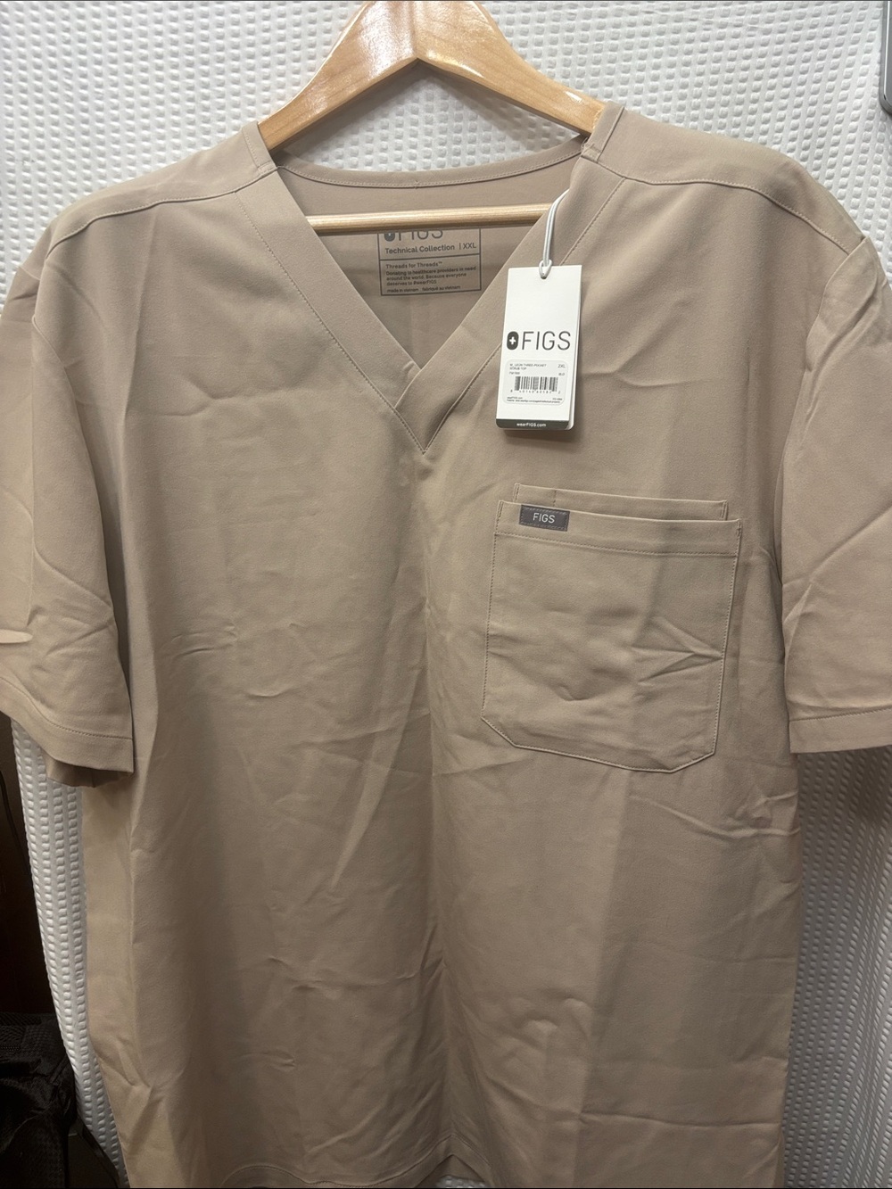 FIGS Men Short Sleeve V-Neck Scrub Top - Sand Beige
